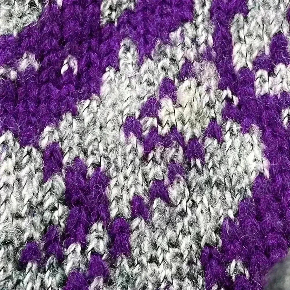 Evian Ltd. Vintage Knitted Floral Sweater - Picture 9 of 10